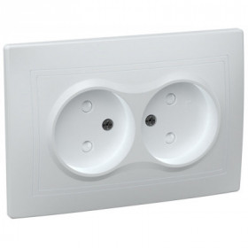 Розетка 2-местная РСш12-2-КБ без заземляющего контакта с защитной шторкой 10А КВАРТА белый IEK