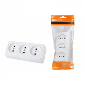 Розетка 3-х местная горизонтальная 2П открытой установки IP20 10A белая "Ладога" TDM