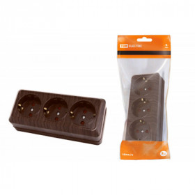 Розетка 3-х местная горизонтальная 2П+3 открытой установки IP20 16A с з ш бук "Ладога" TDM