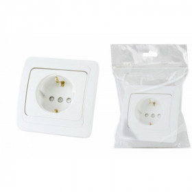 Розетка 2П+З 16А c защитными шторками белая "Валдай" (пром. упаковка)TDM